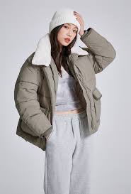 연예인 착용 패딩